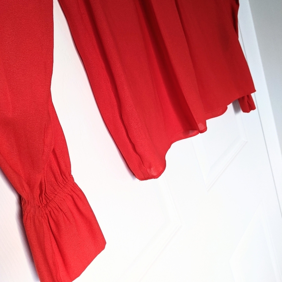H&M Red Keyhole Long Bell Sleeve Party or Everyday Blouse w Top Button. 2. HP! - Picture 11 of 15